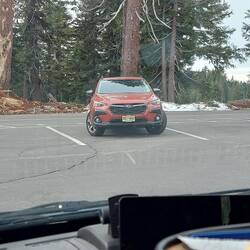 Mit Parken haben Sie es nicht so. Vorwärts auf den Parkplatz gefahren 🫣