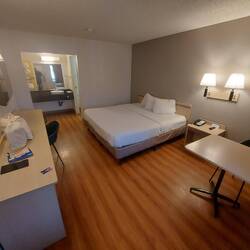 Eigentlich ein schönes Zimmer, mit Schwächen.