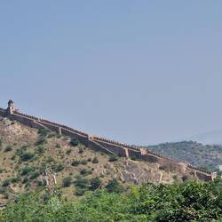 The undulating walls of jaipur city
