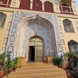 Front of hotel in jaipur