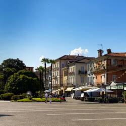 Houses overlooking the piazza on the waterfront — Pallanza, Italy.
