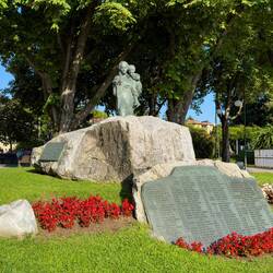"We Were Soldiers of Italy" ... WWI Memorial — Pallanza, Italy.