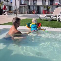 unser Profi-Schwimmbert