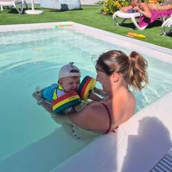 da traut sich auch die Mama ins warme Wasser