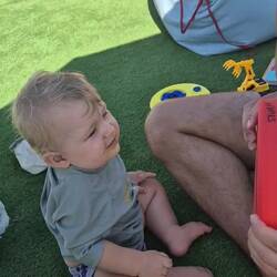 je schneller die Schwimmscheiben raufkommen, desto schneller können wir schwimmen