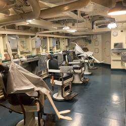 Friseur sehr wichtig finde ich 😅