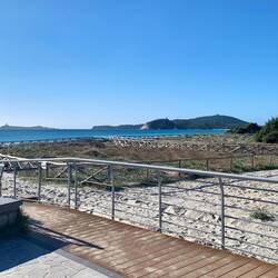 Nix mehr los hier. Wir sind das einzigste Schiff in der Bucht.