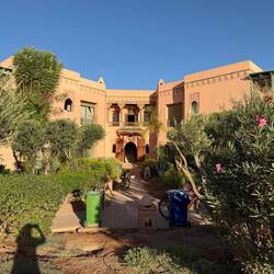 Zwischenstation außerhalb von marrakesch