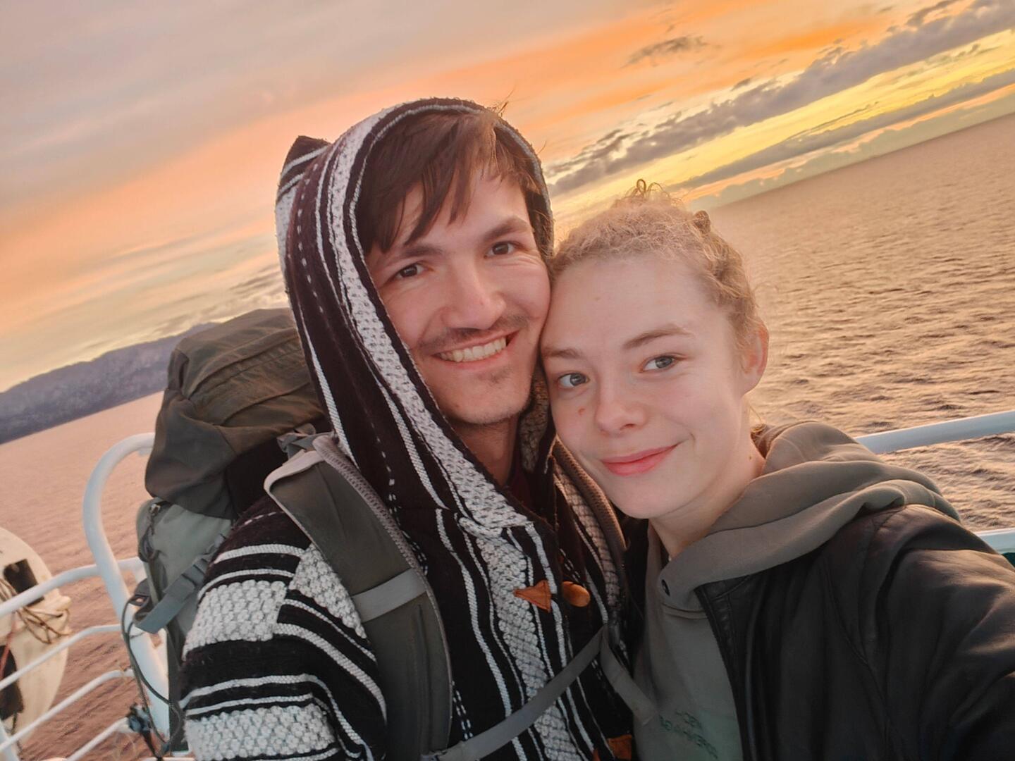 Sonnenaufgang auf der Fähre