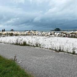 Marmor als Wellenbrecher