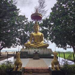Der Buddha wacht über die Welle