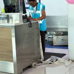 Kofferanhänger von Hand beschriftet