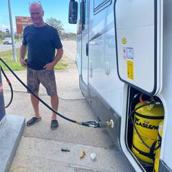 ..gleich mal Gas auffüllen ⛽️