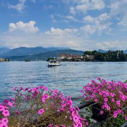 Isola dei Pescatori (L) & Isola Bella from the boat pier ... Borromean Islands — Stresa, Italy.