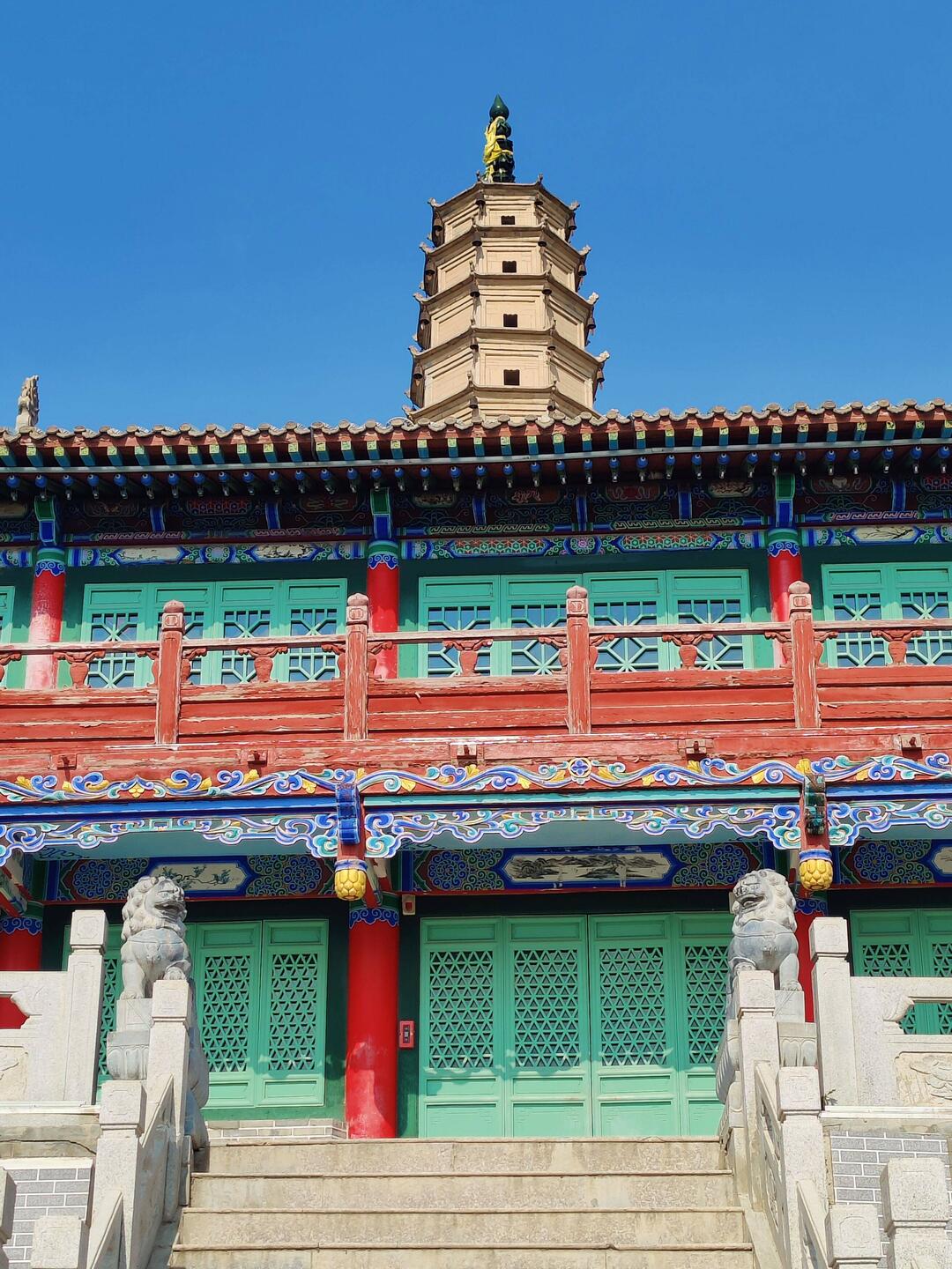 Balai Tempel auf dem Berg der weißen Pagode