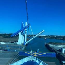 Going through the narrow passage to Sevilla
