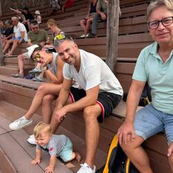 wann gehts los? Clemens: "aber de Musik is episch"