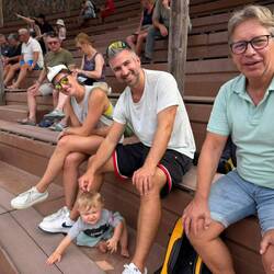 warten auf die Delphinshow