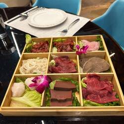 Auf Hund und Seafood haben wir verzichtet, stattdessen nur Seafoodinnereien bekommen 🫣