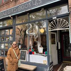 We got to choose 3 cookies each.... yum