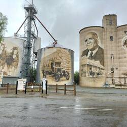 In St. James. George Cole's, de oprichter van de Coles- supermarktketen, in 1914