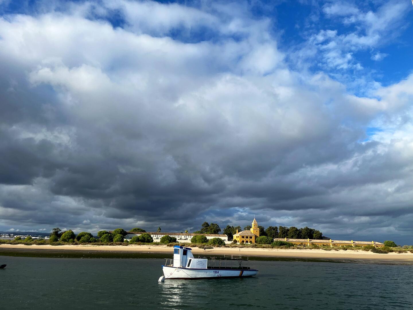 Arrival by 5pm , anchoring in the Gilão River