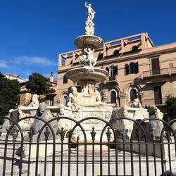 Neptune fountain in front of the Cathedral