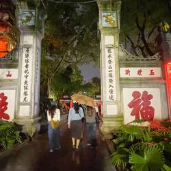 Chinese relics pop up around the city