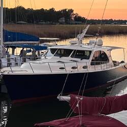 Here's the Palm Beach motor yacht that blew us away leaving the Tensaw anchorage this morning