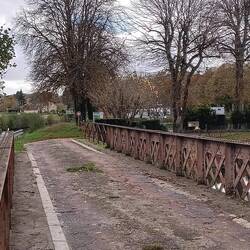 Zufahrt zum Stellplatz,eng