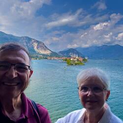Photo op with Isola dei Pescatori — Isola Bella, Stresa.