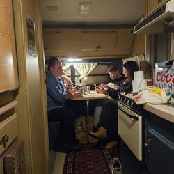 Reunion: In diesem Wohnwagen würden wir den Rest der Reise verbringen