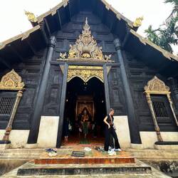 Wat Phan Tao. Komplett aus Teakholz