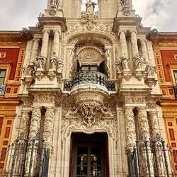 Son entrée 😍 bel exemple du baroque sévillan
