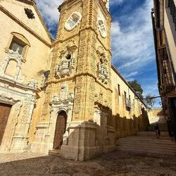 La Torre de la Merced vue de la place de la Merced 🥰