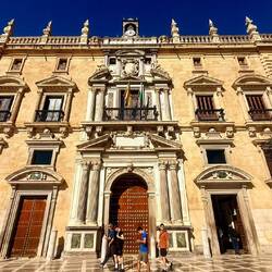 La Plaza Nueva, la plus vieille place de la ville où avait lieu corridas et exécutions publiques
