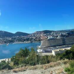 ..zum Glück stand heute nur ein großes Kreuzfahrtschiff, also hoffentlich nicht so extrem voll..