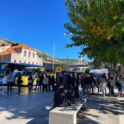 ..einige 1000 Menschen wollen von A nach B, aber das bekommen wir zum Glück nur ganz nebenbei mit 😄