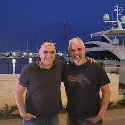 Zwei Ködernurds, Dinos und Rob