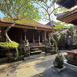 The Gedling Family residence (the room where we stayed is centre)