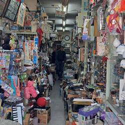 A super-narrow gift shop.