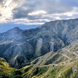Blick von Castelmola 521 mtr, auf die Piste hinunter