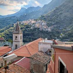 Im tollen Bergdorf Mongiuffi 420 mtr