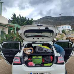 On loue une voiture pour partir à l'exploration de l'île