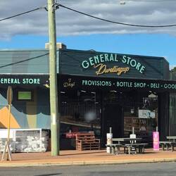 Der einzige Supermarkt im Ort