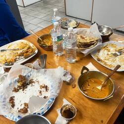 Wir gehen indisch Essen