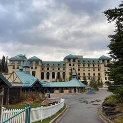 Fairmont Château Lake Louise – eines der bekanntesten Hotels in den kanadischen Rockies.