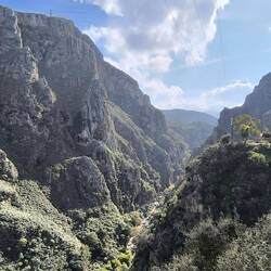 ...durch die Schlucht