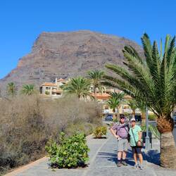 Schroff gehen die Berge hoch
