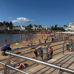 Ausblick vom Strand Richtung Hafen